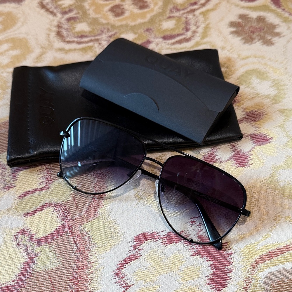 Quay Australia Black and Purple Aviator Sunglasses